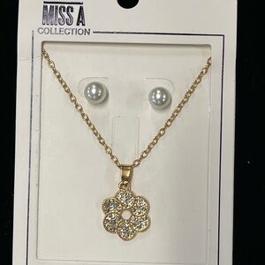 Jewelry set: necklace w/ flower-shaped pendant and faux pearl earrings studs NWT